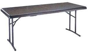 Center Folding Plastic Table 